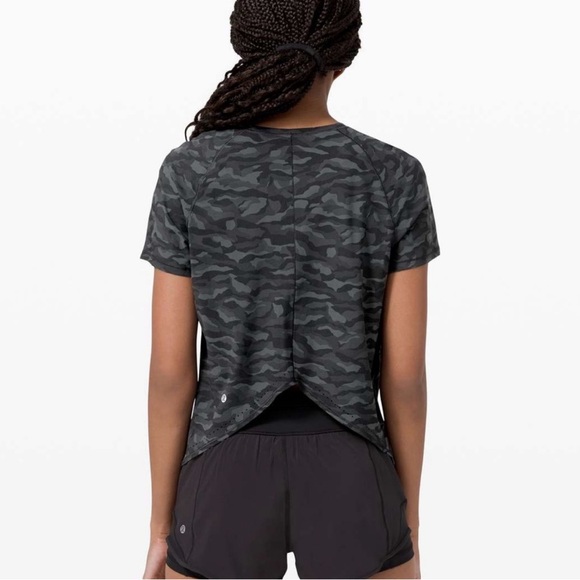 Lululemon Womens Rise and Run Short Sleeve T-Shirt - Picture 4 of 6